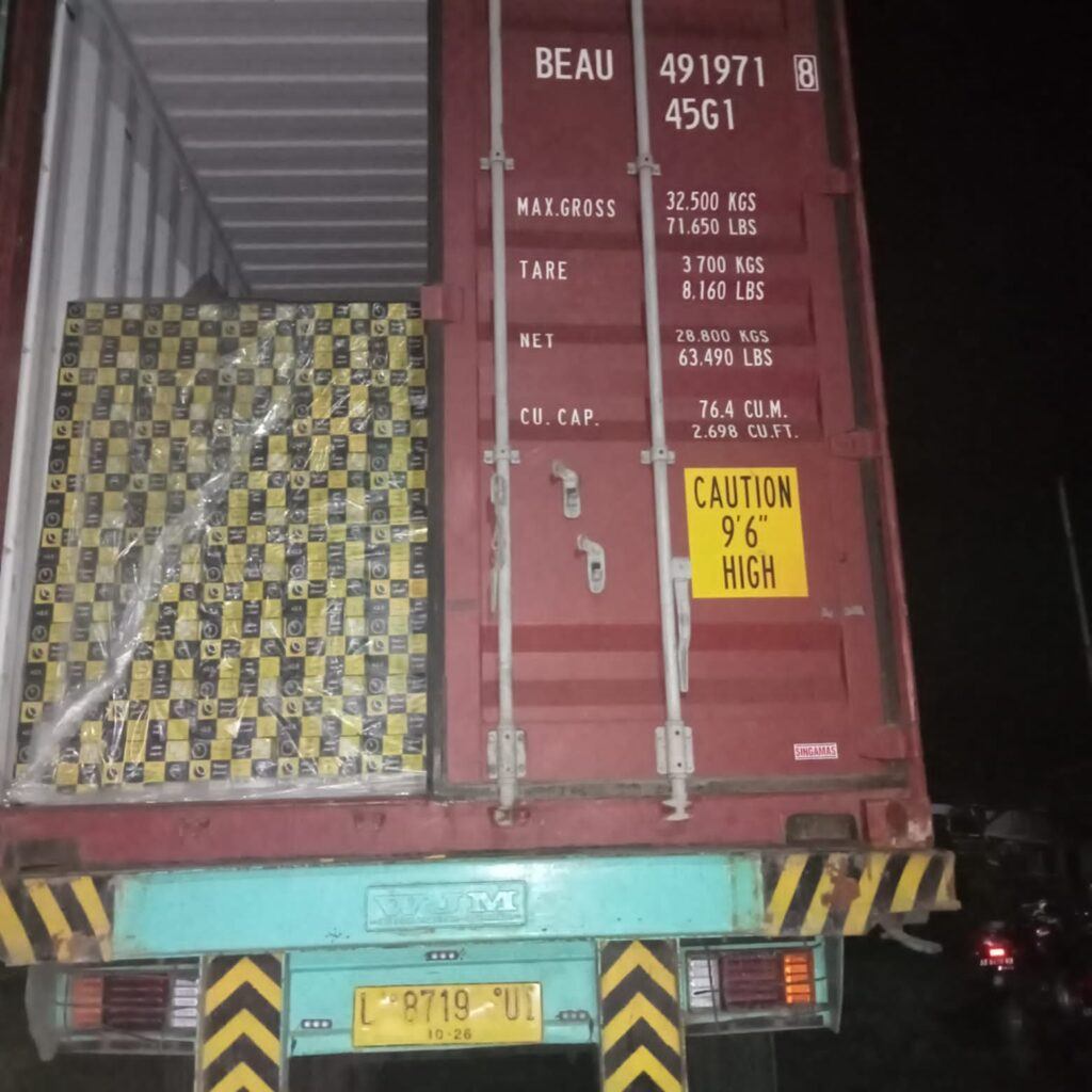 40ft high-cube container shipment of Indonesian coconut charcoal briquettes ready for global buyers
